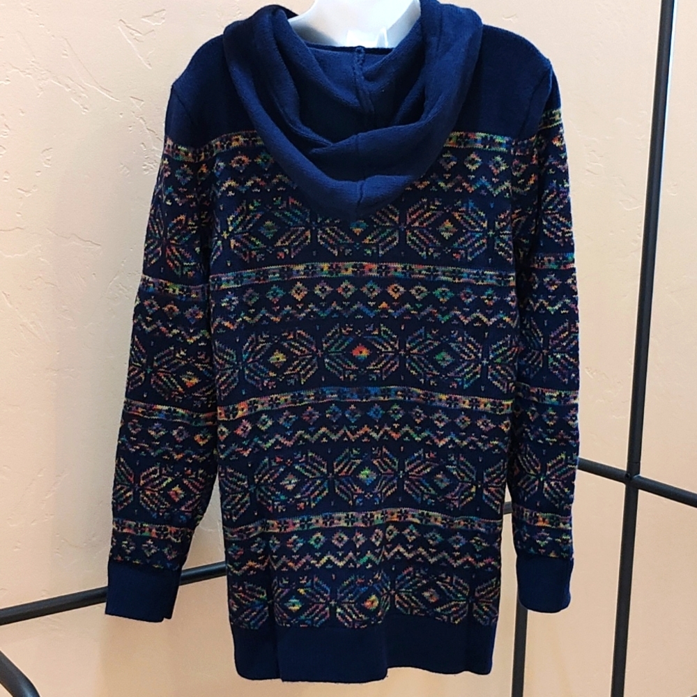 Ladies Sweater - Picture 2 of 4
